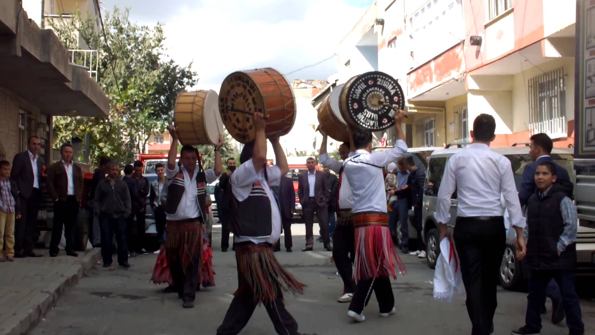 Davet Karşılama İçin Davul Zurna